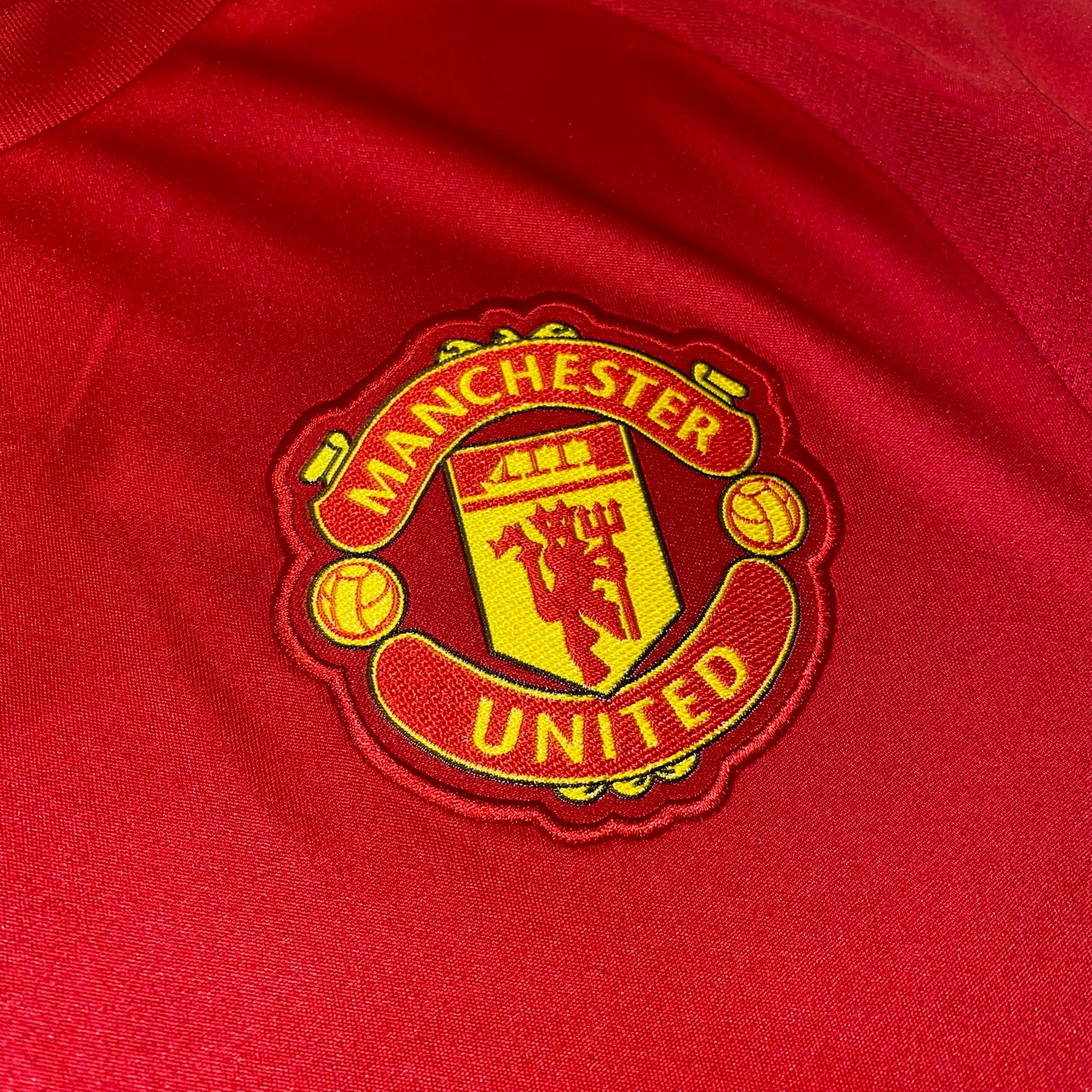 Camiseta Manchester United 24/25 Mainoo local