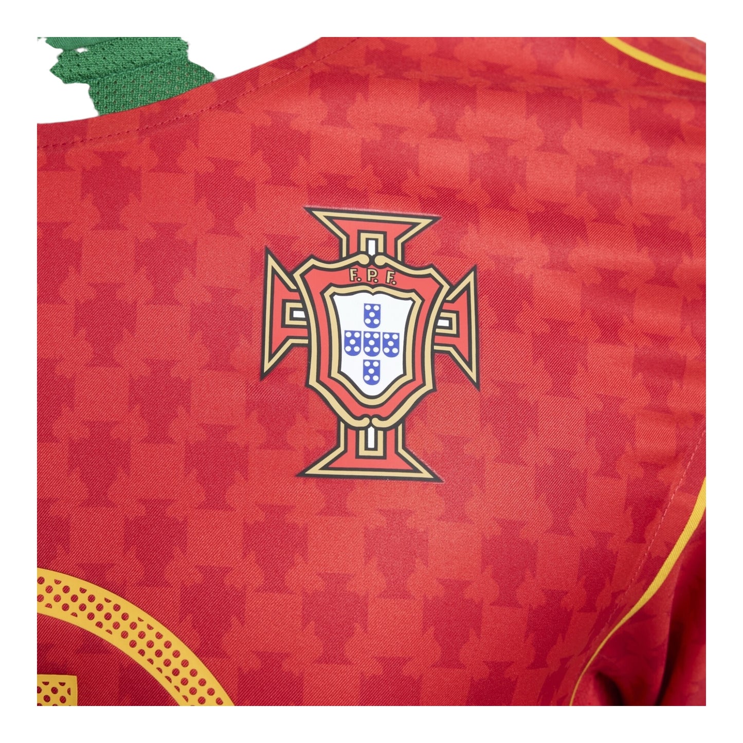 Camiseta Portugal 2004 REMAKE Figo local