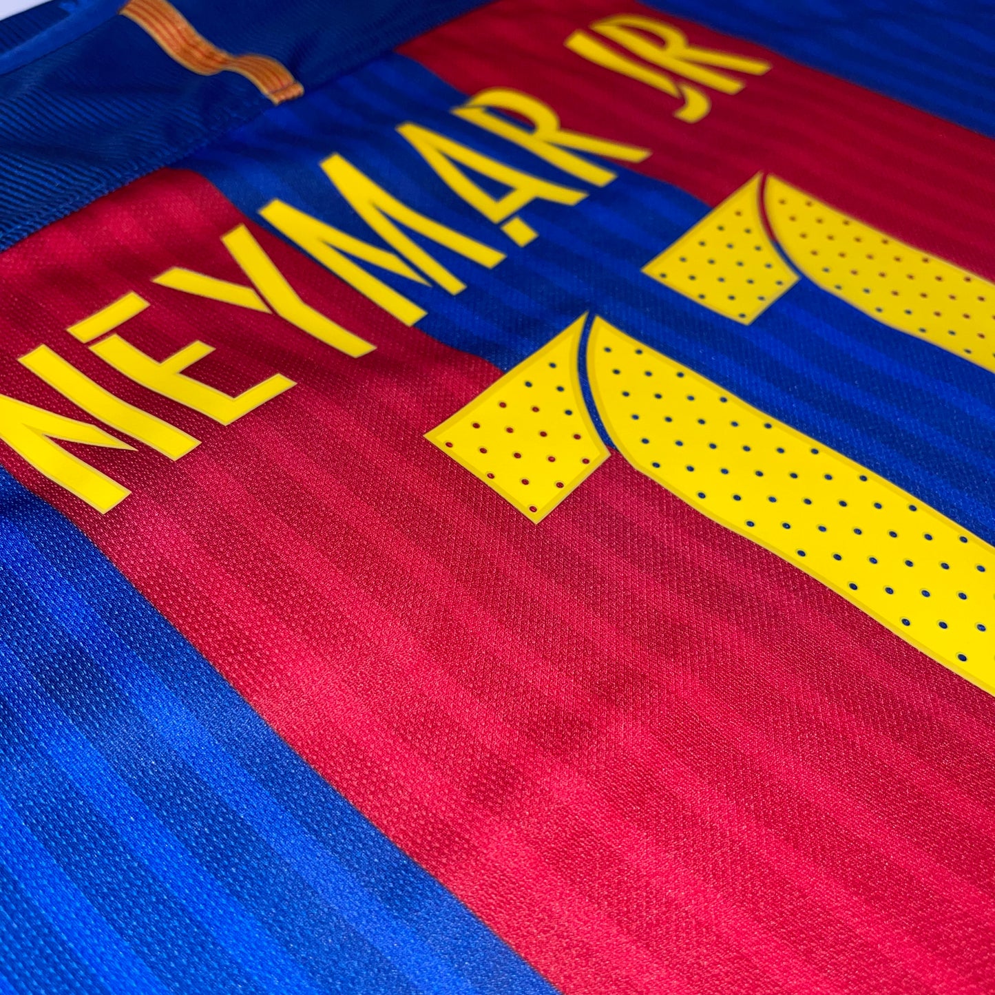 Barcelona 16/17 Local #11 Neymar M