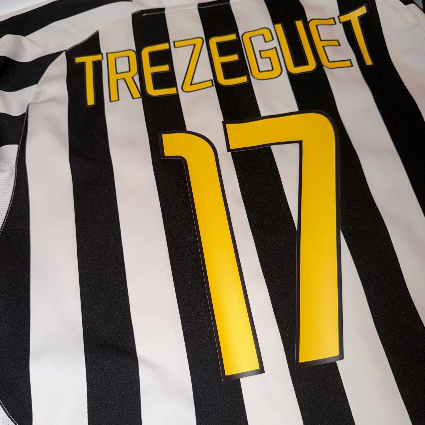 Juventus 03/04 Local #17 Trezeguet XL