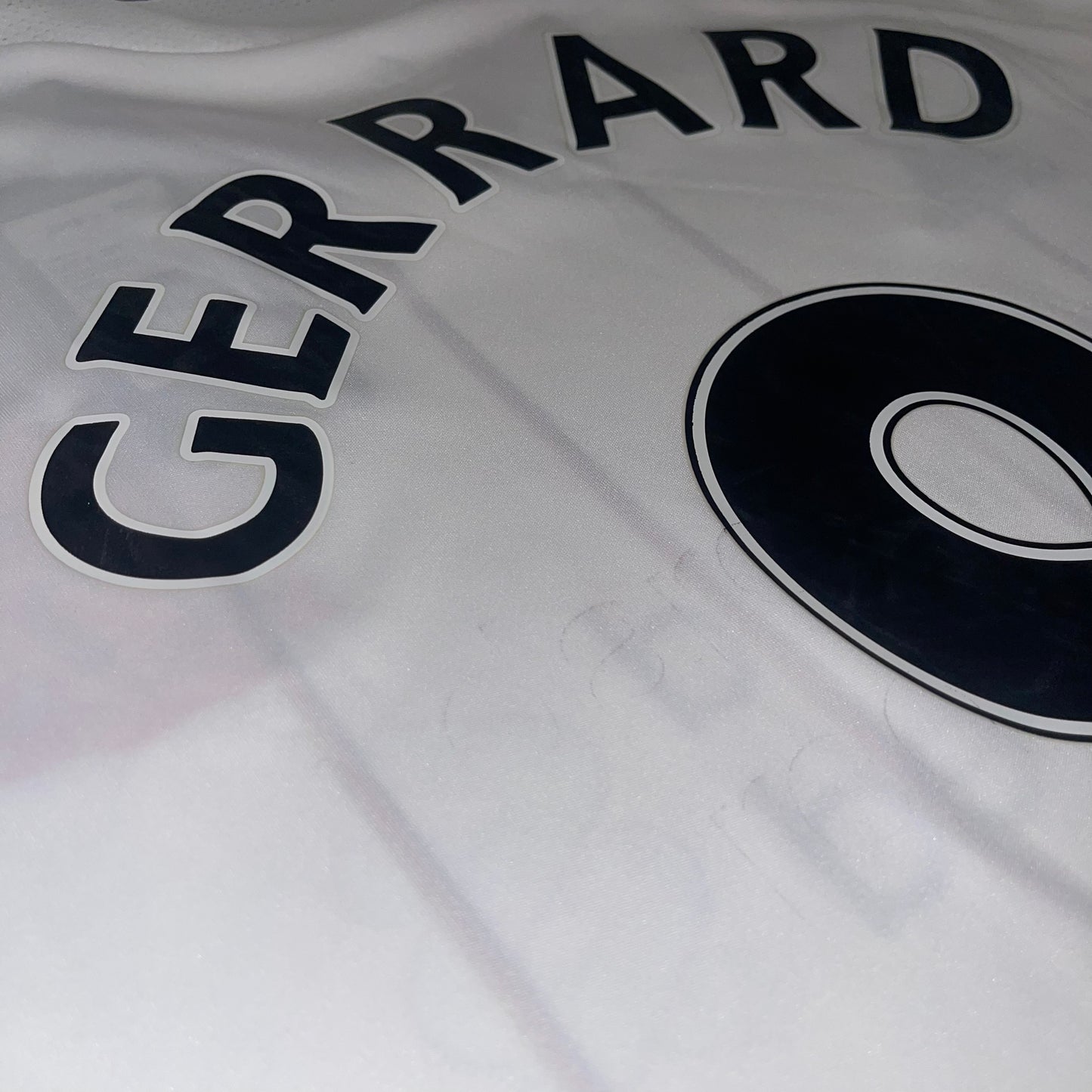 Liverpool 10/11 Visitante #8 Gerrard L
