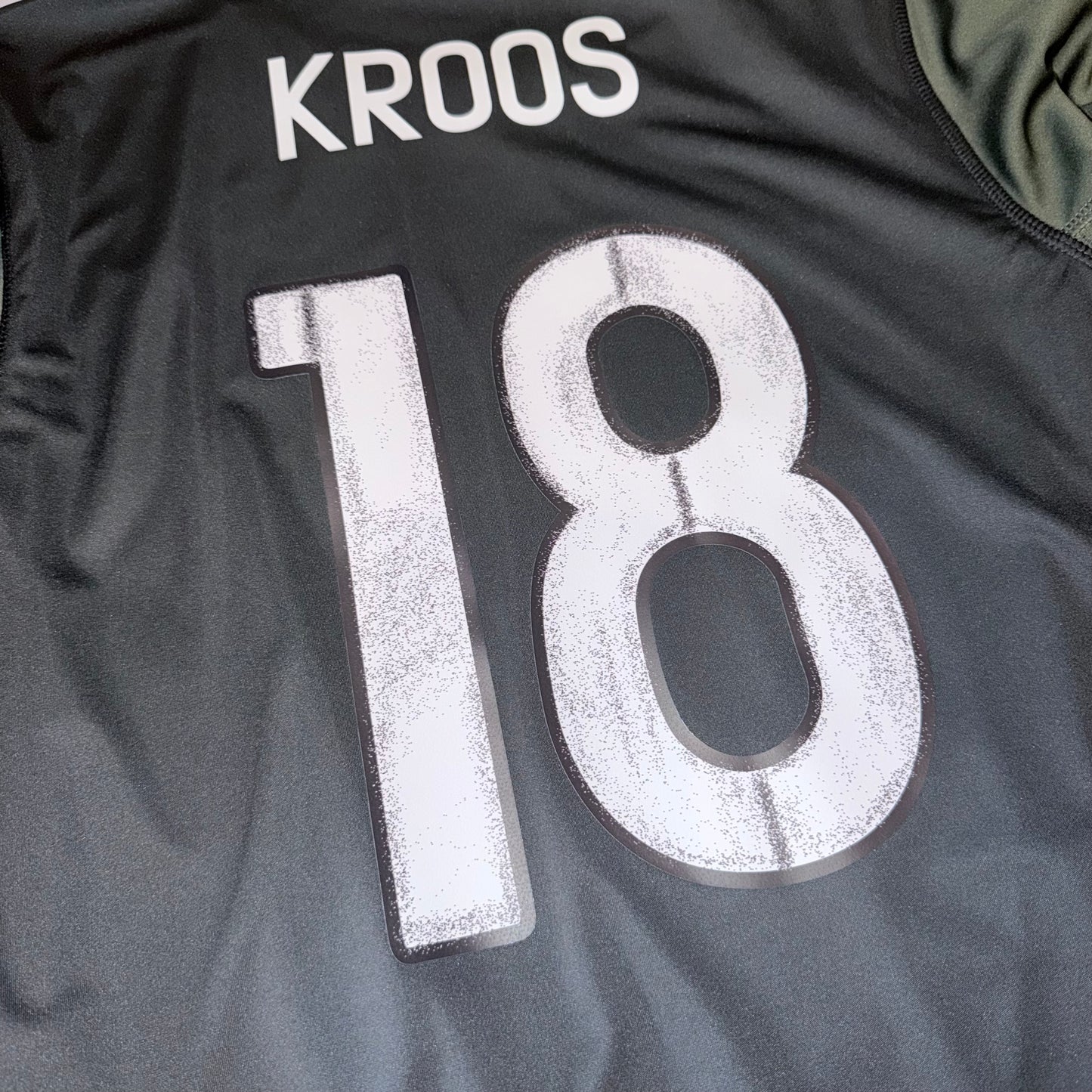 Alemania 2016 Visitante #18 Kroos M