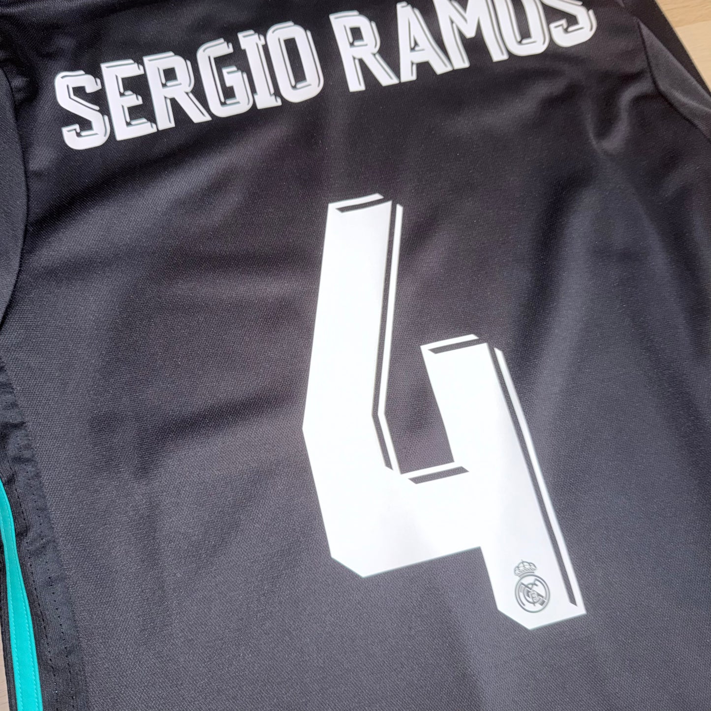 Real Madrid 17/18 Visitante #4 Ramos M