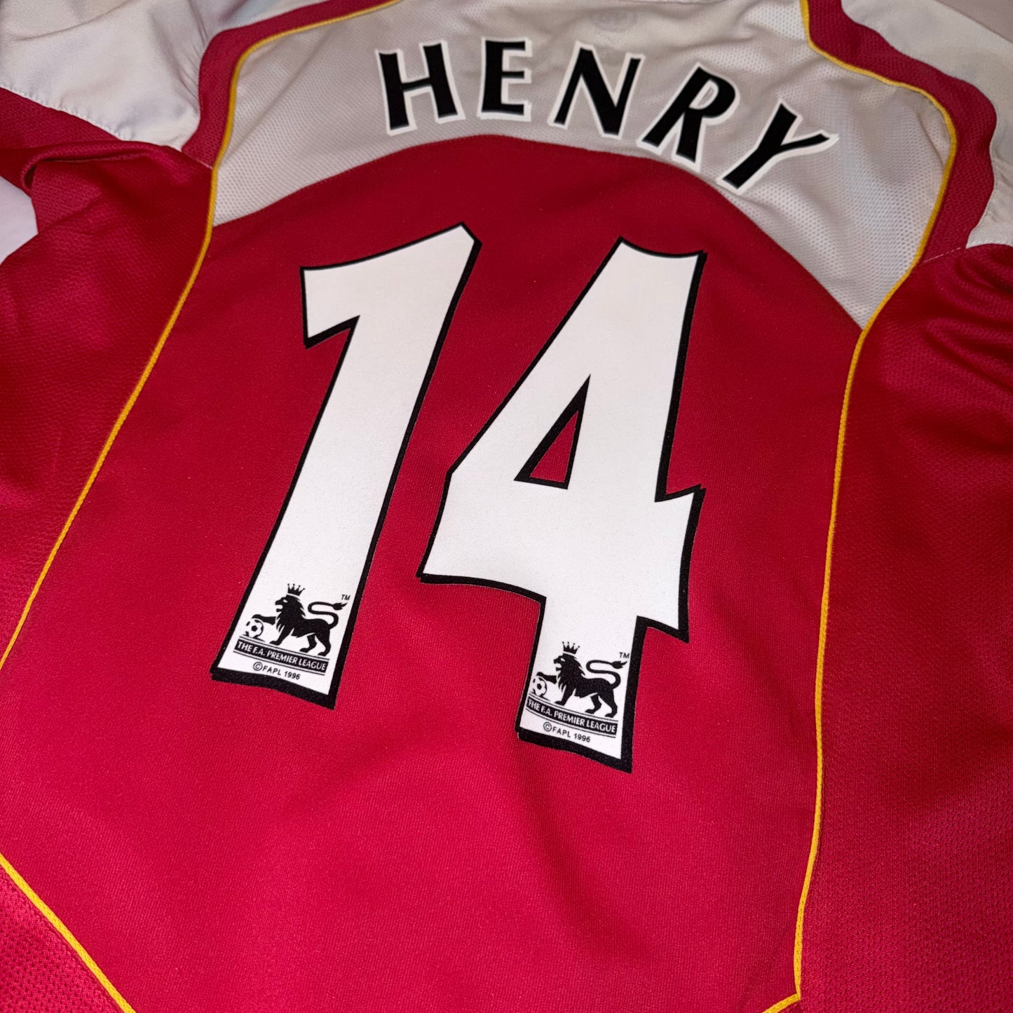 Arsenal 04/05 Loca #14 Henry L