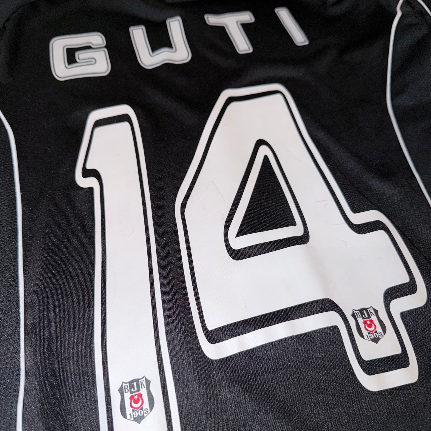 Besiktas 10/11 Visitante #14 Guti 164