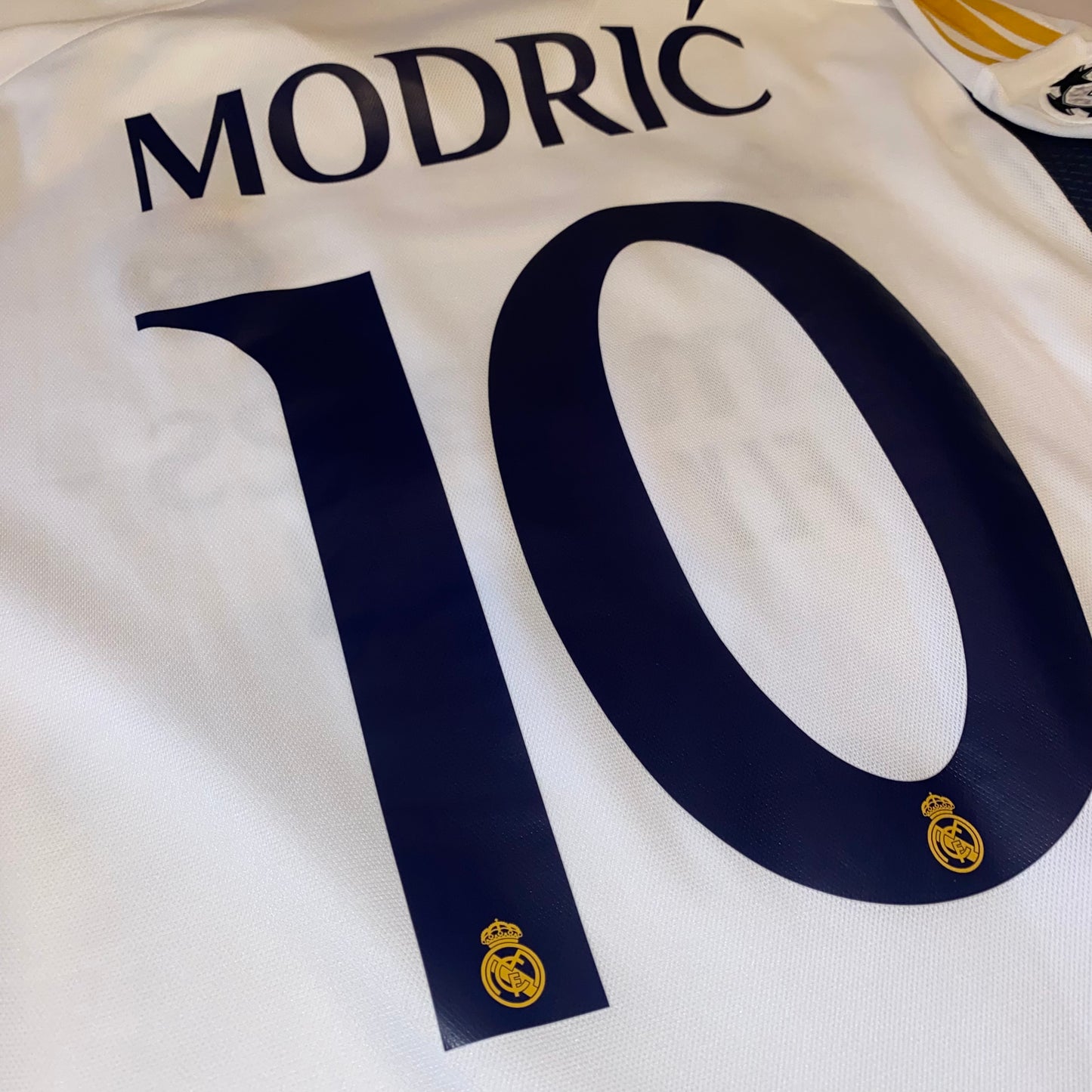 Real Madrid 23/24 Local #10 Modric XL
