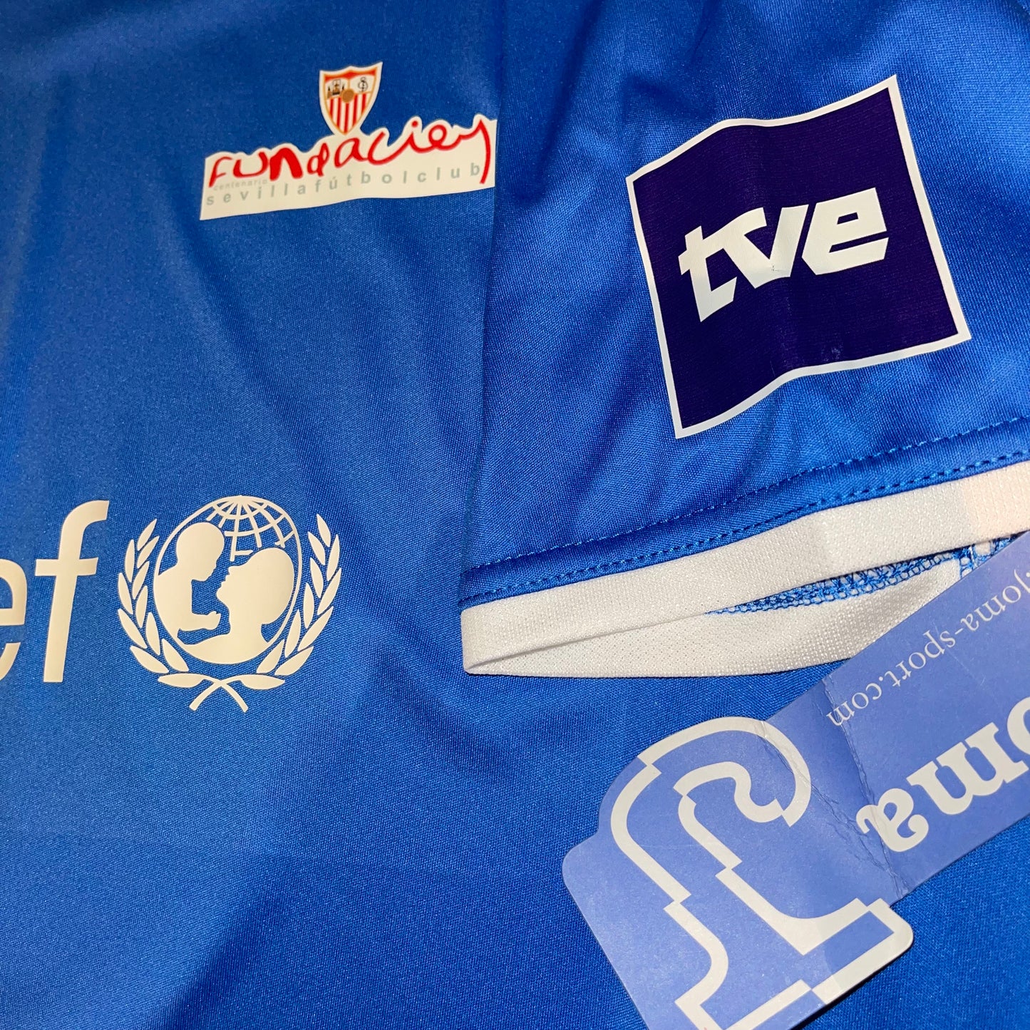 Sevilla Fundacion UNICEF #16 Puerta M