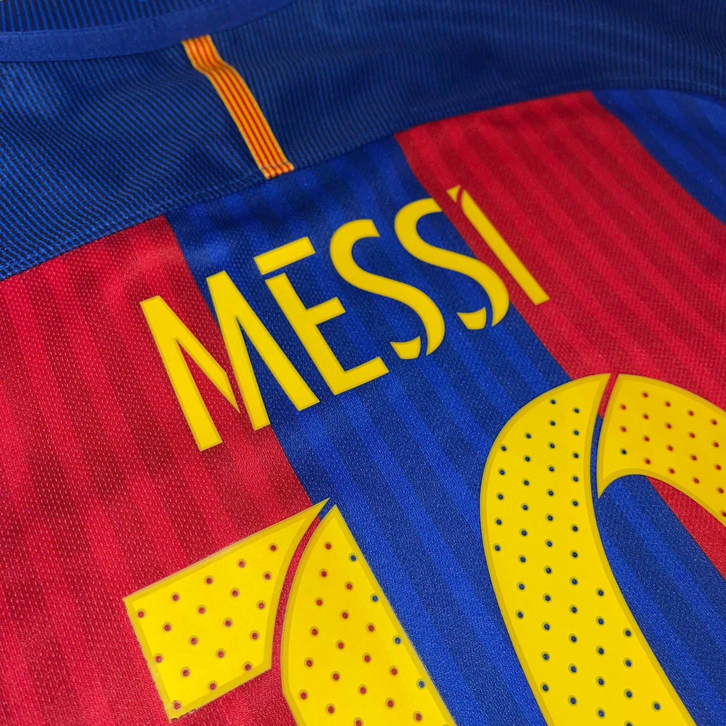 Barcelona 16/17 Local #10 Messi M