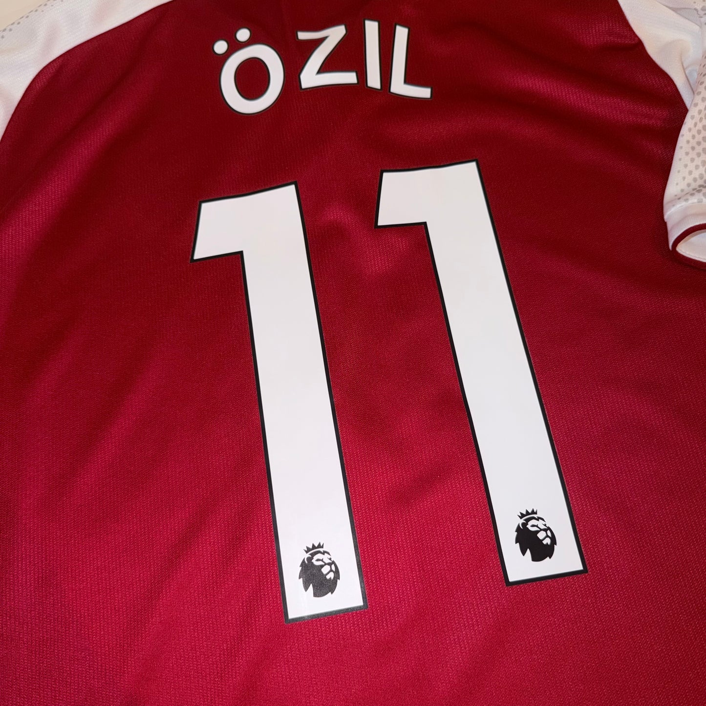 Arsenal 17/18 Local #11 Ozil M