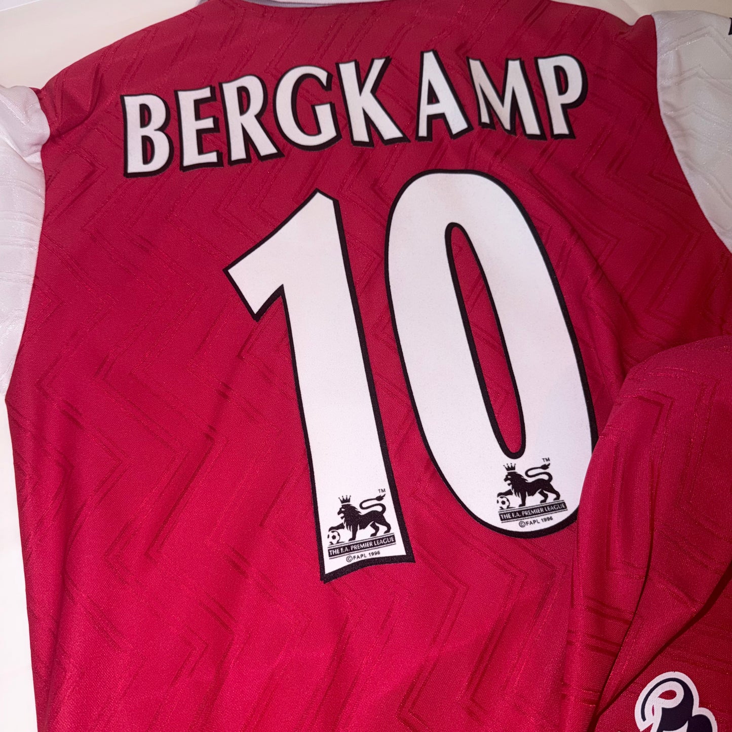 Arsenal 96/98 Local #10 Bergkamp S