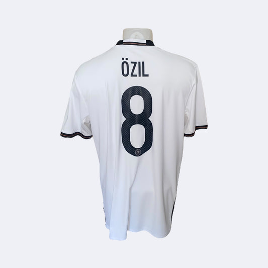 Alemania 2016 Local #8 Ozil M