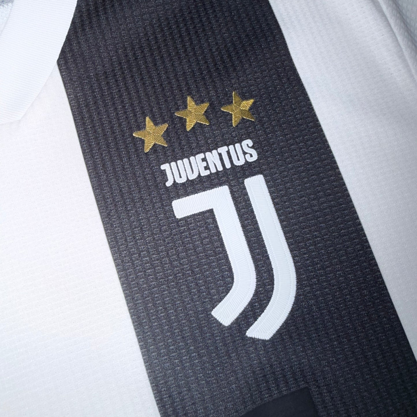 Juventus 18/19 Local Player Version L