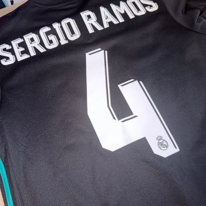 Real Madrid 17/18 Visitante #4 Ramos M