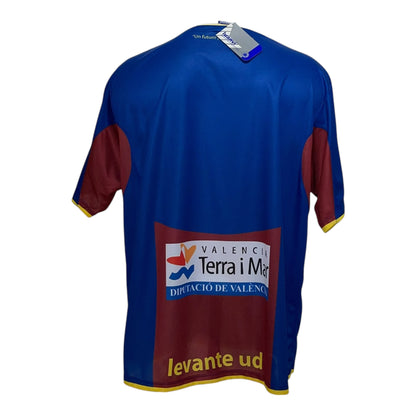 Levante 10/11 Local L