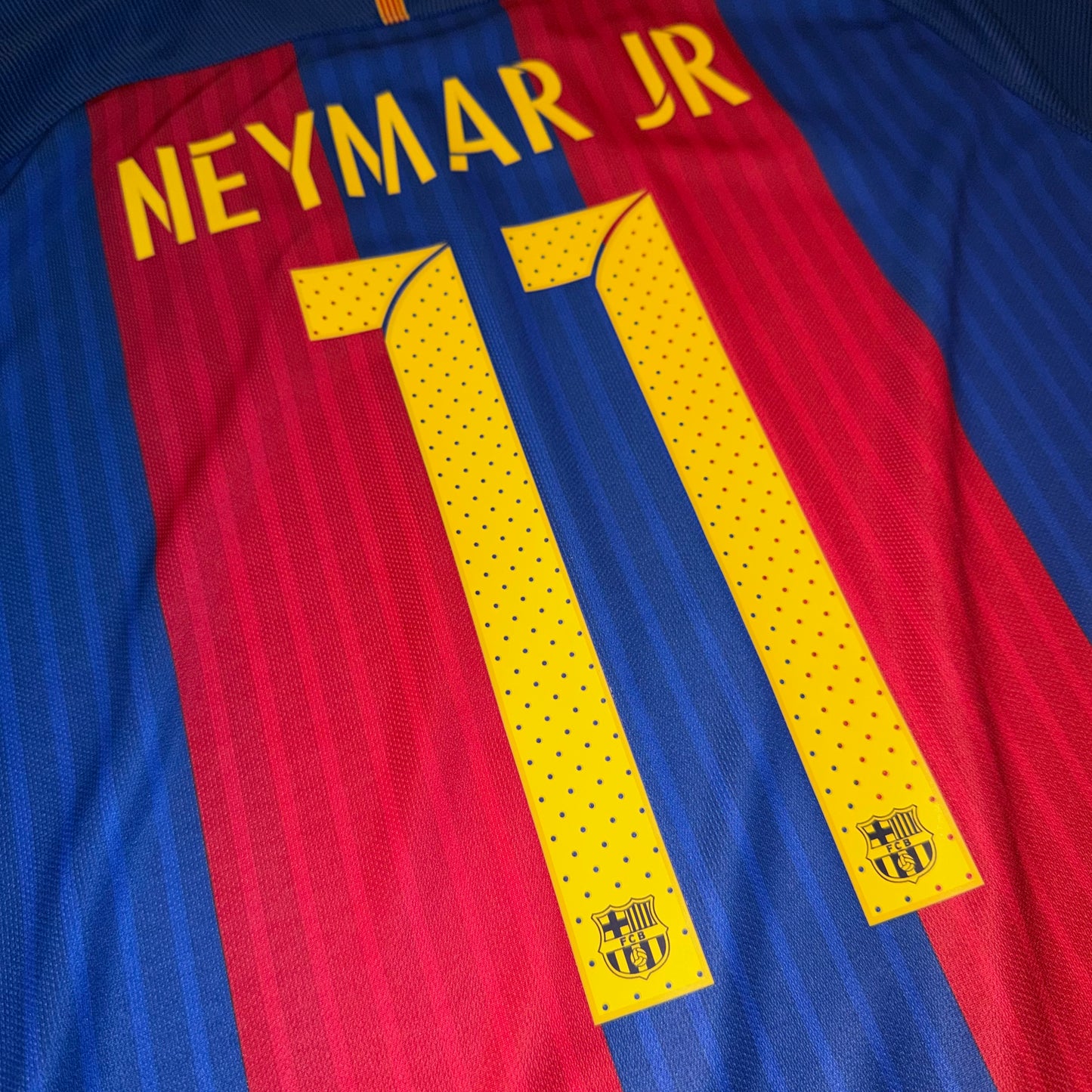 Barcelona 16/17 Local #11 Neymar L