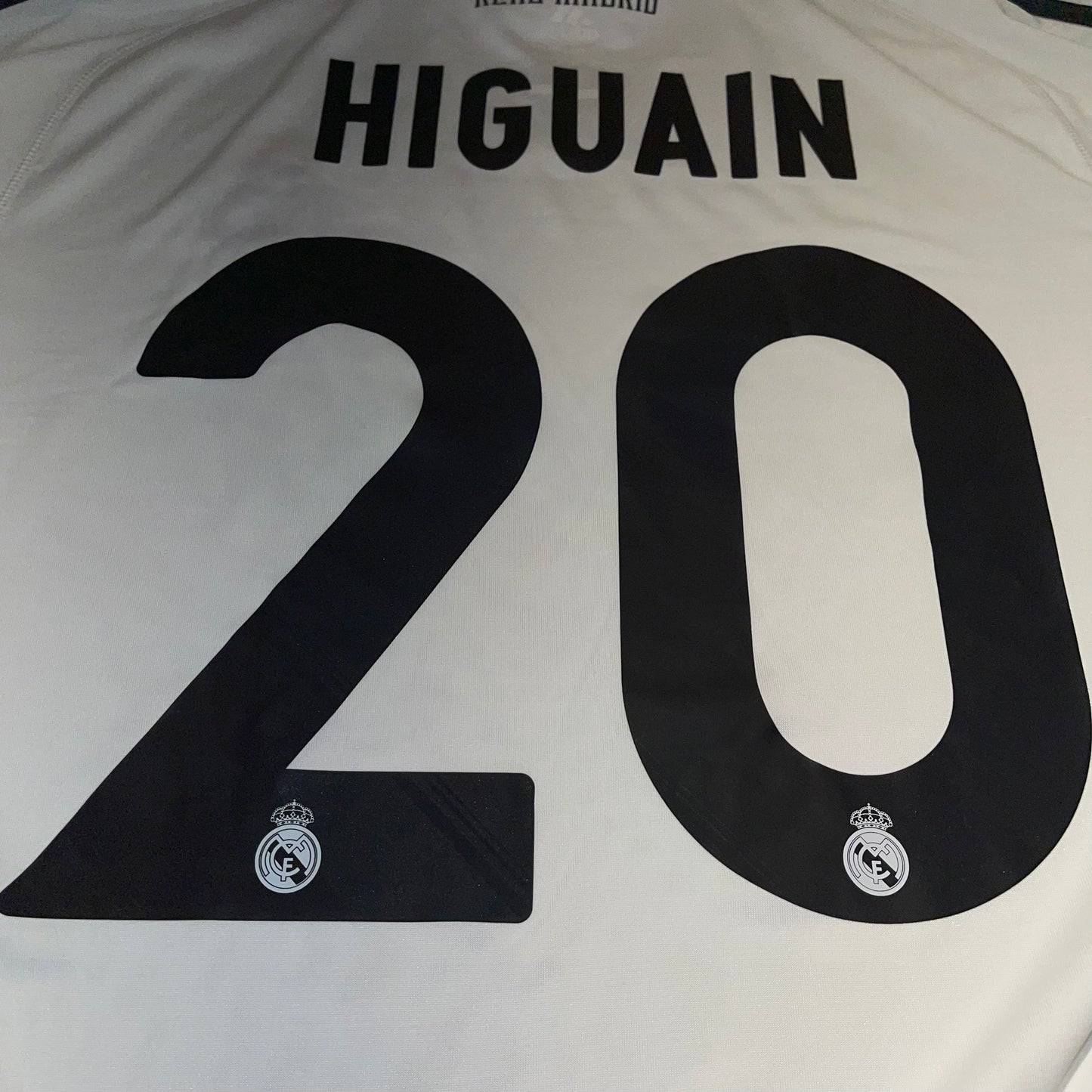 Real Madrid 09/10 Local #20 Higuain L