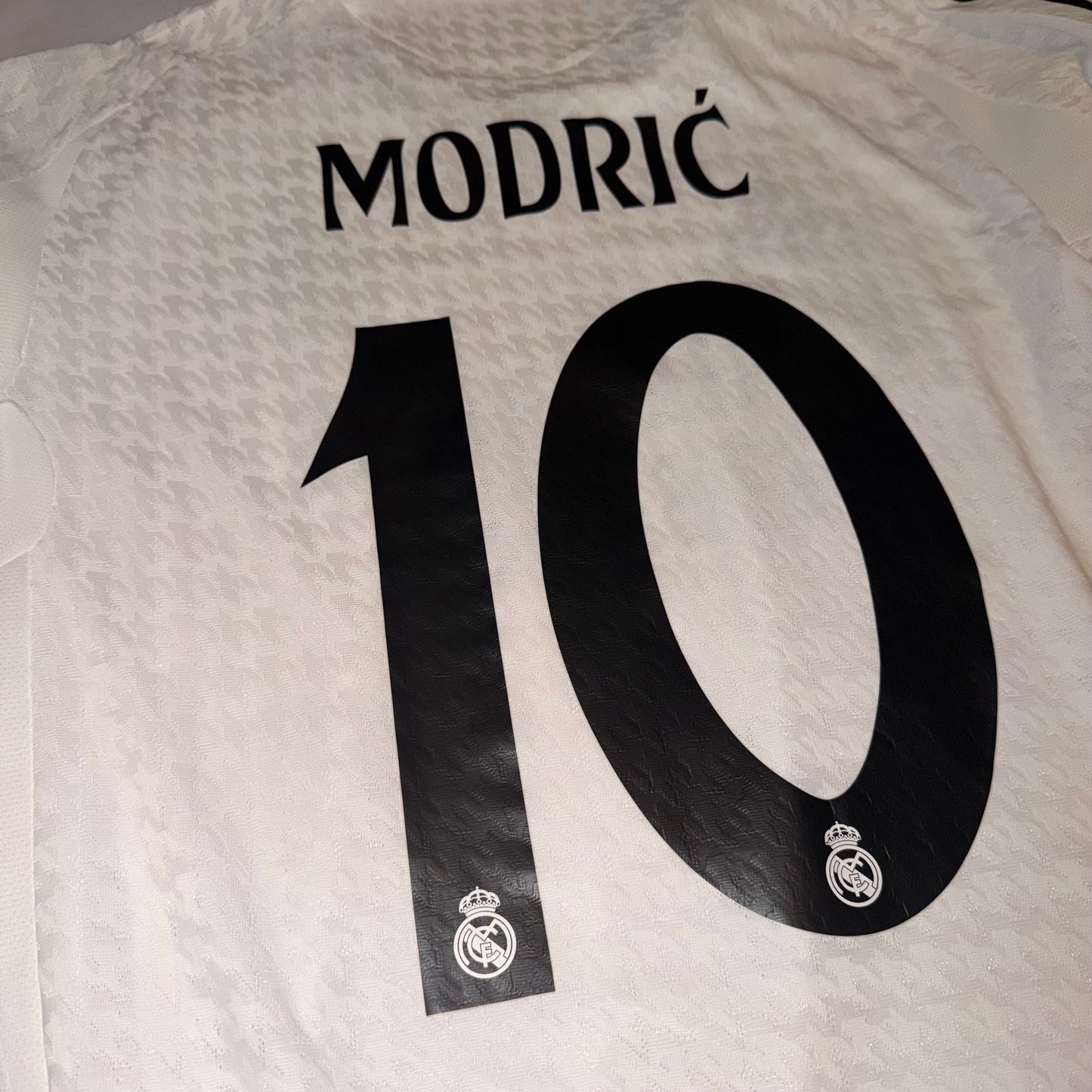 Real Madrid 24/25 Local Player Version #10 Modric L