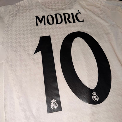 Real Madrid 24/25 Local Player Version #10 Modric L