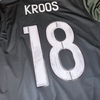 Alemania 2016 Visitante #18 Kroos M