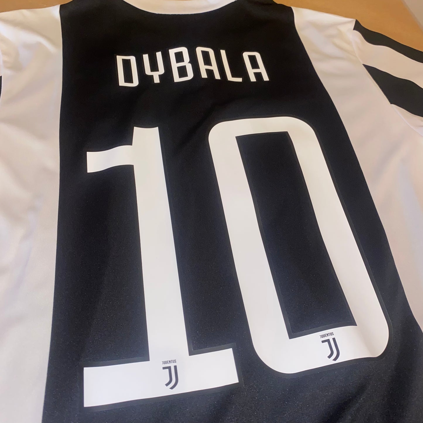 Juventus 17/18 Local #10 Dybala M