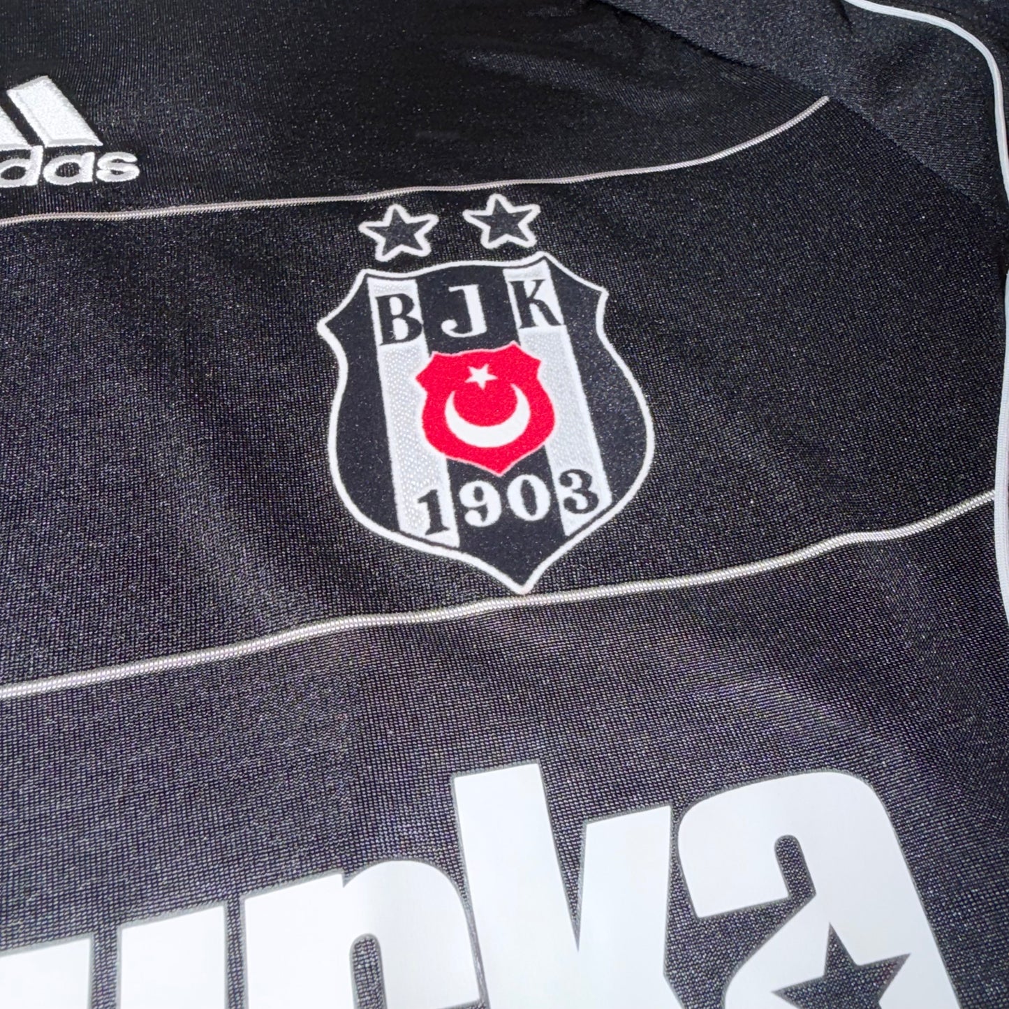 Besiktas 10/11 Visitante #14 Guti 164