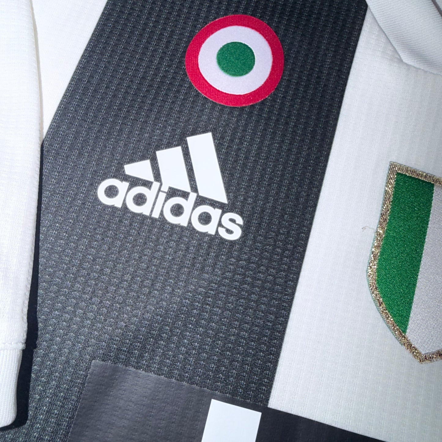 Juventus 18/19 Local Player Version L